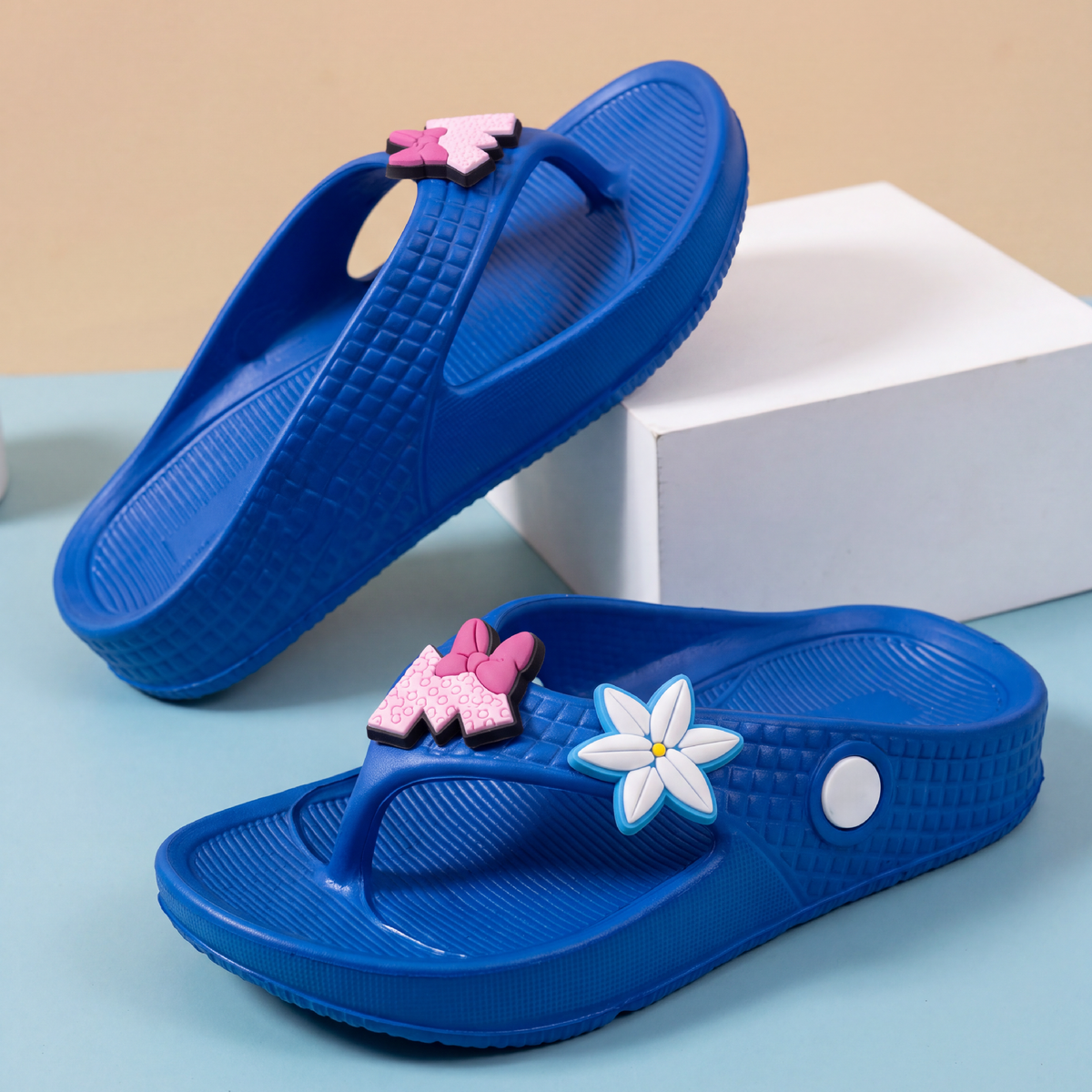 Minnie Bow & Daisy Flower Kids' Flip-Flop Slippers | Cobalt Blue